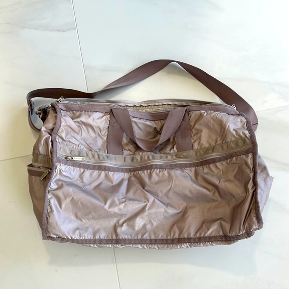 LE SPORTSAC LARGE METALLIC CHAMPAGNE BEIGE NYLON CARRYALL - Picture 2 of 6